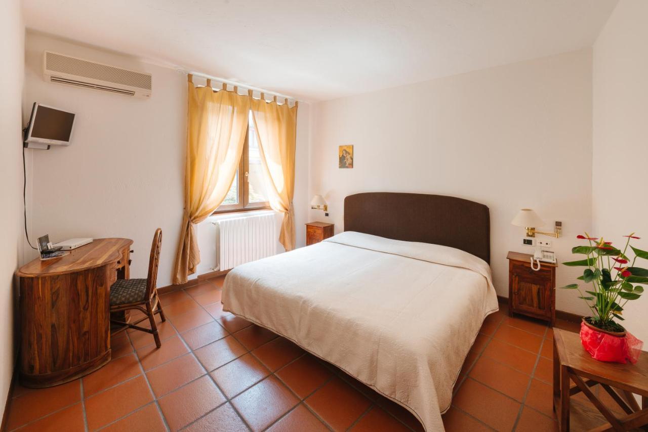 La Corte Di Lurago Hotel Lurago D'Erba ภายนอก รูปภาพ