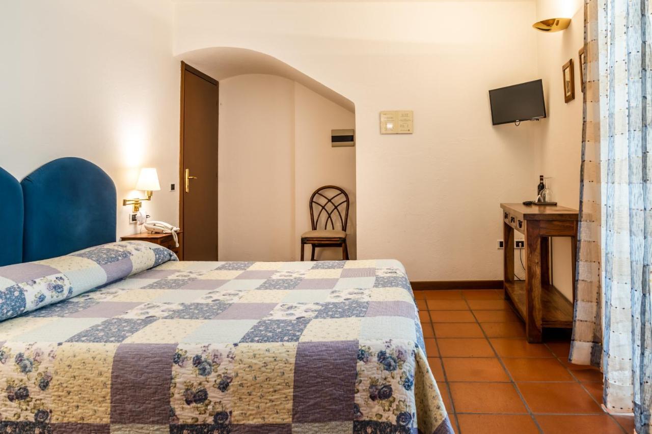 La Corte Di Lurago Hotel Lurago D'Erba ภายนอก รูปภาพ